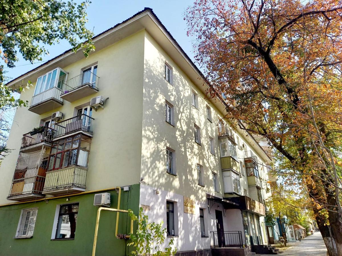 "В Центре Города" Квартира - "Downtown" Apartment Almaty Exterior photo